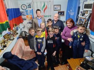 Junior school students from Aznakaevo held a session on radio communication with the cosmonauts